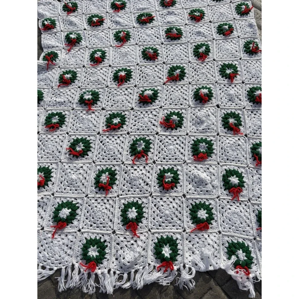Homemade Crochet Afghan Throw Blanket 3D Christmas Wreath Design 80” Mint - Picture 1 of 8